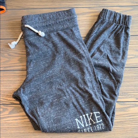 NIKE women’s joggers / sweatpants - Picture 5 of 5